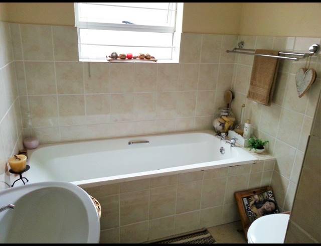 3 BEDROOM SECTIONAL TITLE RENTED IN VREDEKLOOF HEIGHTS